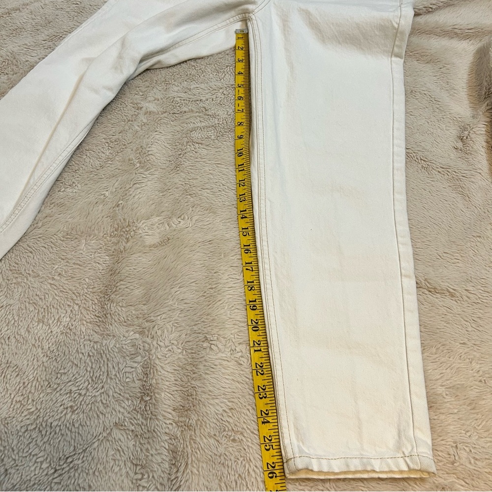 Top Shop | White High Rise Denim 5 pocket, beige stitching Mom Jean Size 28 - Picture 8 of 14